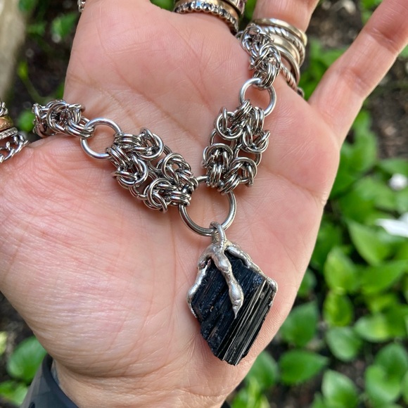 Handmade maille black tourmaline gemstone boho goth silver stone necklace - Picture 8 of 14